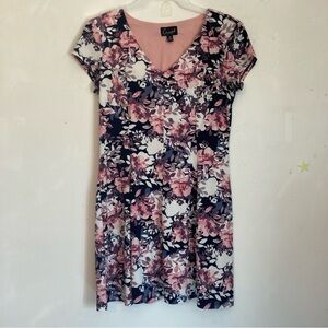 Connected Apparel size 10P Floral pink/purple V-Neck Dress